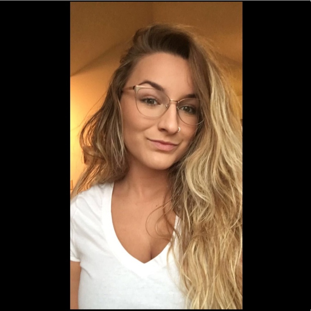 Meet your Posher, Jacy